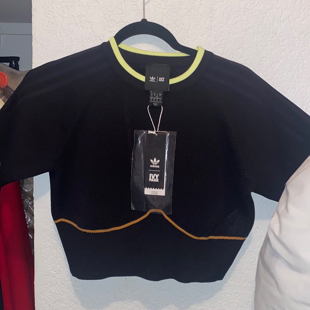 Brand New Ivy park 2-piece Crop Top / Tennis Skirt - Tags still on items .